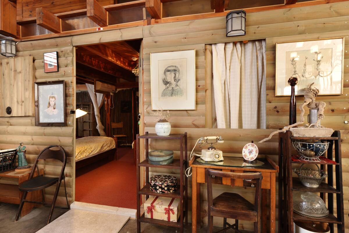 Deluxe Family Suite | Ropa de cama de alta calidad, edredón y decoración personalizada