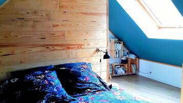 4 slaapkamers, een strijkplank/strijkijzer, wifi