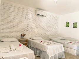 Minibar, wifi gratis y ropa de cama 