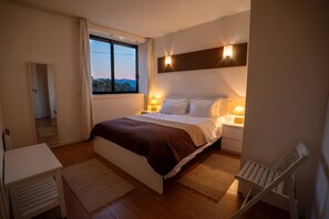2 habitaciones, tabla de planchar con plancha, internet y ropa de cama 