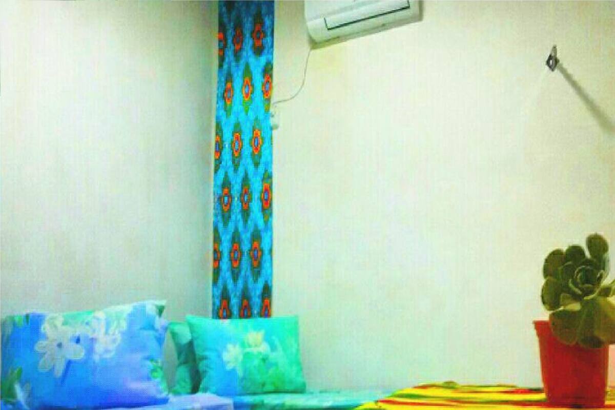 21-cm LCD TV with satellite channels, TV