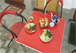 Daily local cuisine breakfast (UZS 70000 per person)