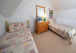 2 bedrooms, bed sheets - Mountainside Location! Indoor Pool + Ski Shuttle (Ludlow)