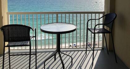 Scenic näkymät tilava Oceanfront Condo