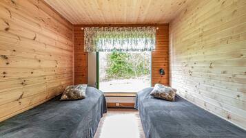 2 makuuhuonetta, silitysrauta/-lauta