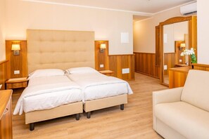 Room - Hotel Centrale (Garda)