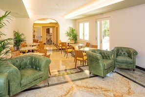 Interior - Hotel Centrale (Garda)