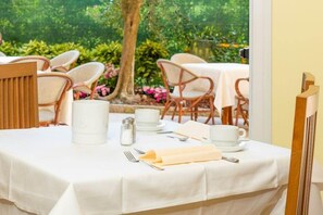 Dining - Hotel Centrale (Garda)