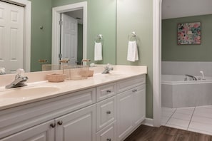 Bathroom - Admirals Quarters #1408 (Orange Beach)