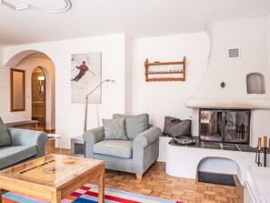 Télévision, cheminée