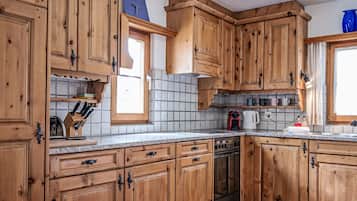 Refrigerador, horno, lavavajillas y tostadora