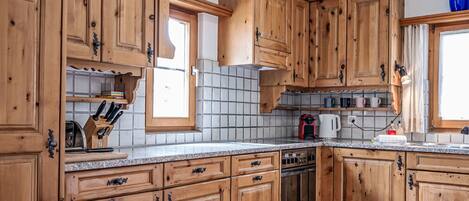 Fridge, oven, dishwasher, toaster