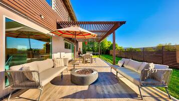 Luxury House, 5 Bedrooms, Private Pool, Ocean View | Terrace/patio