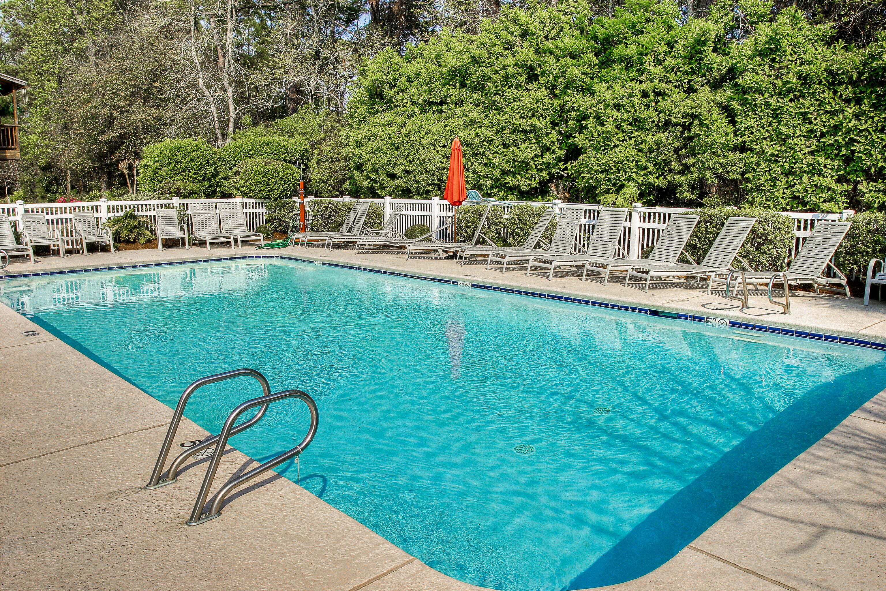 Dog Friendly! Excellent Location | Getaway and Relax | Bike & Walk to EVERYTHING
