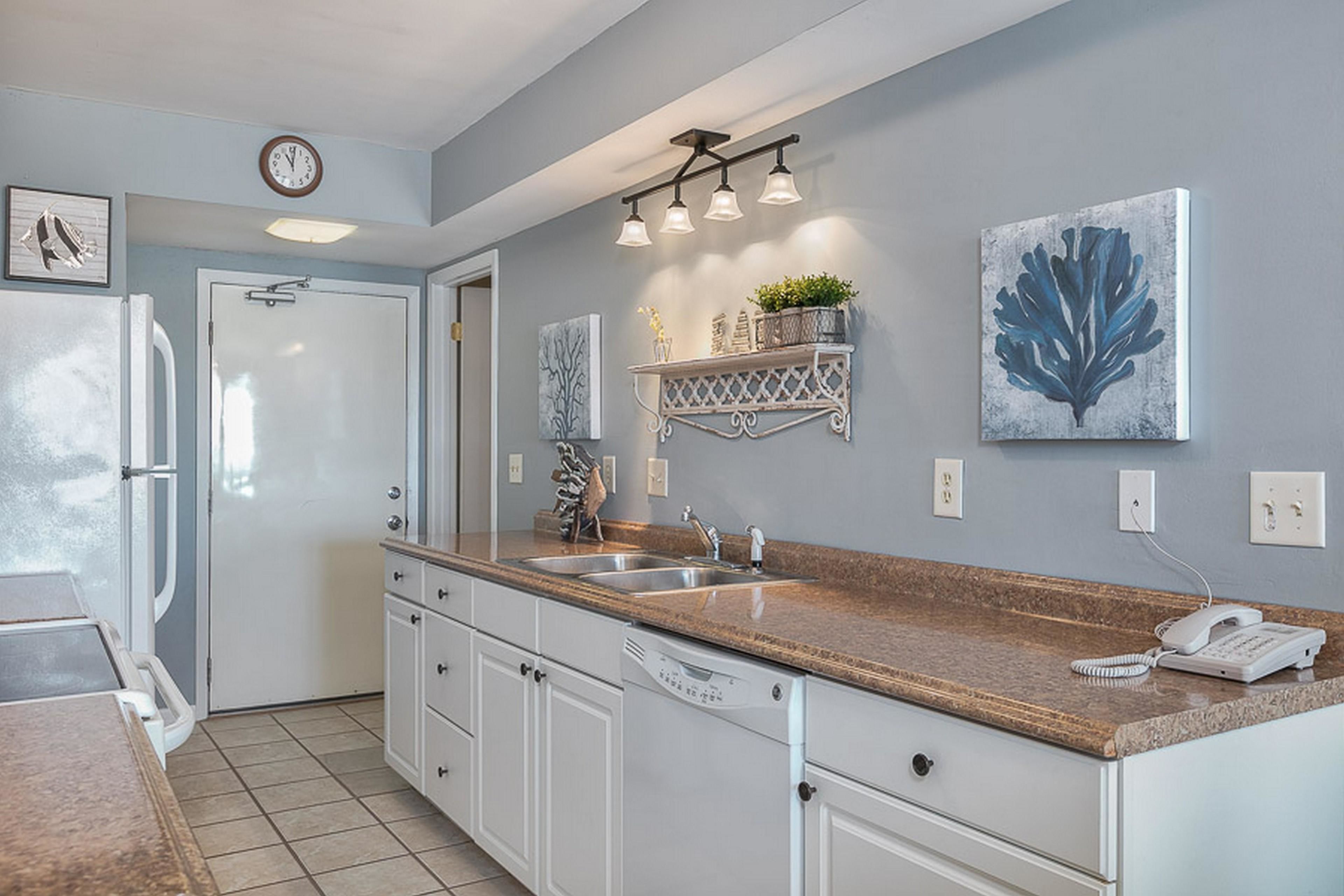 Condo, 2 Bedrooms | Private kitchen