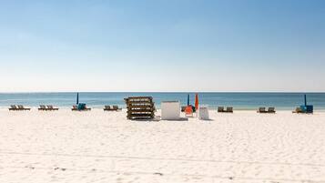 Condo, 2 habitaciones | Playa | En la playa