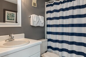 Condo, 2 Bedrooms | Bathroom | Towels - Island Shores #352 (Gulf Shores)