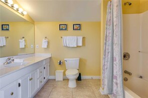 House, 5 Bedrooms | Bathroom