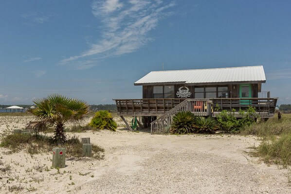 House, 2 Bedrooms | Exterior