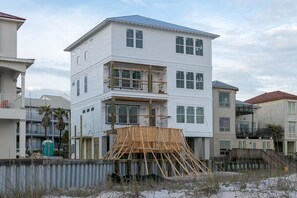 Exterior - Beachfront Bliss by Vacasa (Orange Beach)