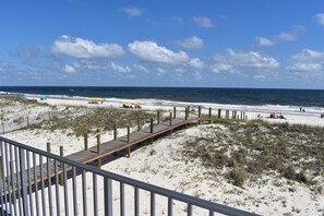 House, 5 Bedrooms | Beach | On the beach