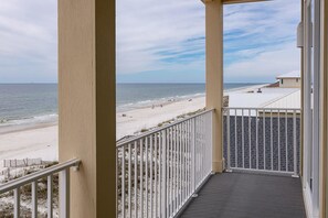 Casa, 5 habitaciones | Balcón