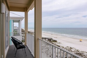 House, 5 Bedrooms | Balcony