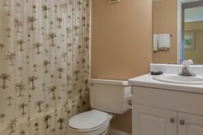 Condo, 2 Bedrooms | Bathroom | Towels