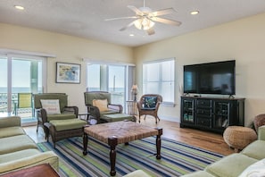 Interior detail - Clurin`s Blue Heaven by Vacasa (Gulf Shores)