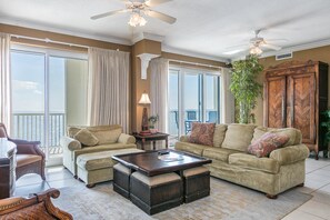 Appart'hôtel, 4 chambres | Salle de séjour