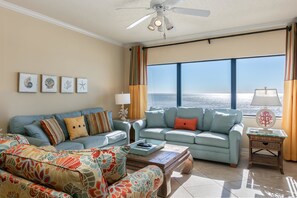 Condo, 3 Bedrooms | Living room