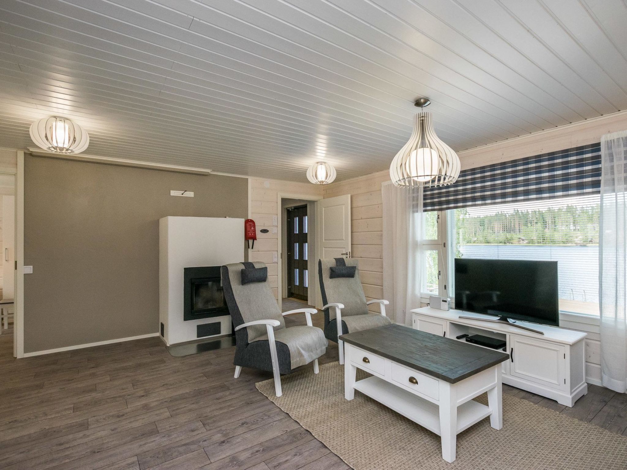 Televisión y reproductor de DVD 