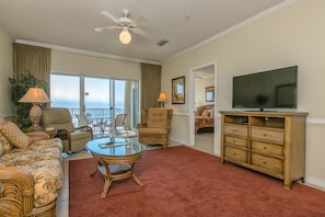 Leilighet, 3 soverom | Oppholdsrom | TV