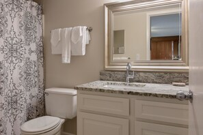 Leilighet, 2 soverom | Bad | Håndklær