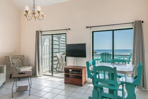 Condo, 3 Bedrooms | Living room