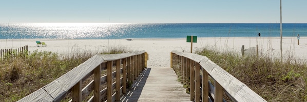 On the beach - Royal Palms #207 by Vacasa (Gulf Shores)