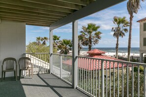 Condo, 3 habitaciones | Balcón