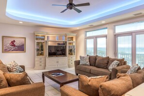 Hus - 6 sovrum | Vardagsrum