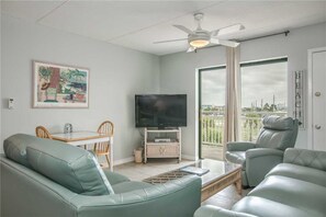 Condo, 2 Bedrooms | Living room