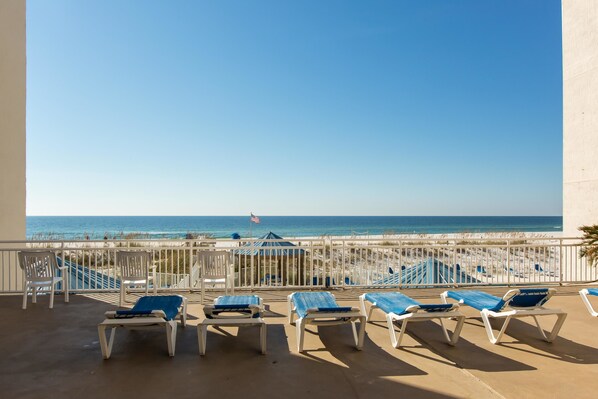 On the beach - Sugar Beach Condominiums #181 by Vacasa (Orange Beach)