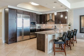 Condo, 3 Bedrooms | Private kitchen - Turquoise Place #c407 by Vacasa (Orange Beach)