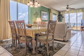 Condo, 3 Bedrooms | Private kitchen