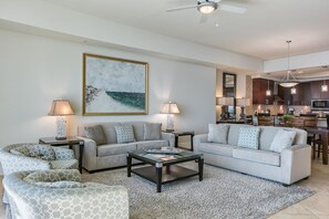 Appart'hôtel, 3 chambres | Salle de séjour