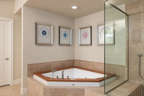 Condo, 3 Bedrooms | Bathroom | Towels