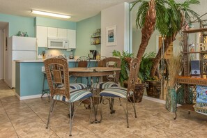 Condo, 2 Bedrooms | Private kitchen