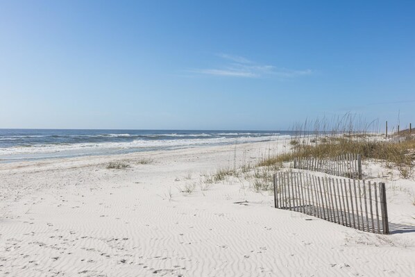 On the beach - Twin Palms by Vacasa (Gulf Shores)