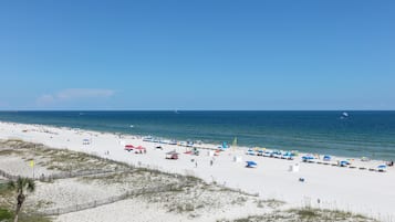 Condo, 2 habitaciones | Playa | En la playa