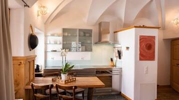 Réfrigérateur, four, lave-vaisselle