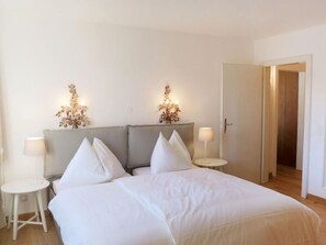 2 bedrooms, free Internet