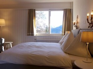 2 bedrooms, free Internet